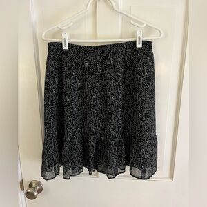 NWOT Loft Heart Print Black and White Chiffon Mini Skirt with Ruffle Size Medium